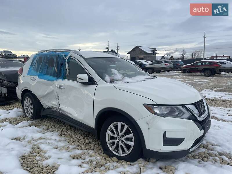Внедорожник / Кроссовер Nissan Rogue 2020 в Львове