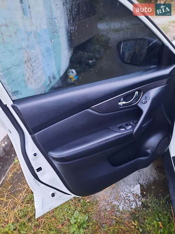 Позашляховик / Кросовер Nissan Rogue 2016 в Києві