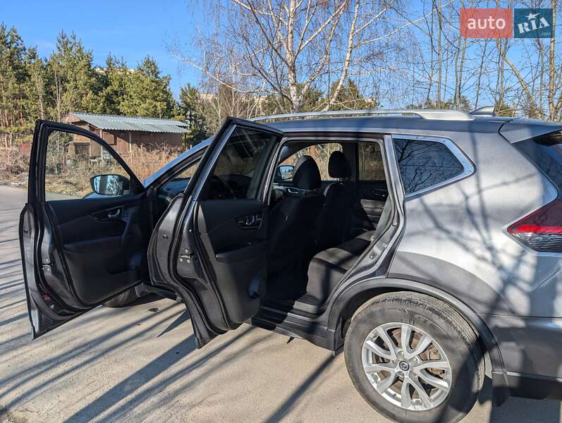 Позашляховик / Кросовер Nissan Rogue 2018 в Києві