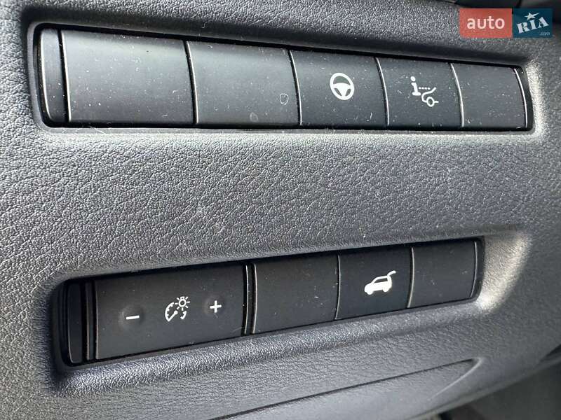 Позашляховик / Кросовер Nissan Rogue 2020 в Львові