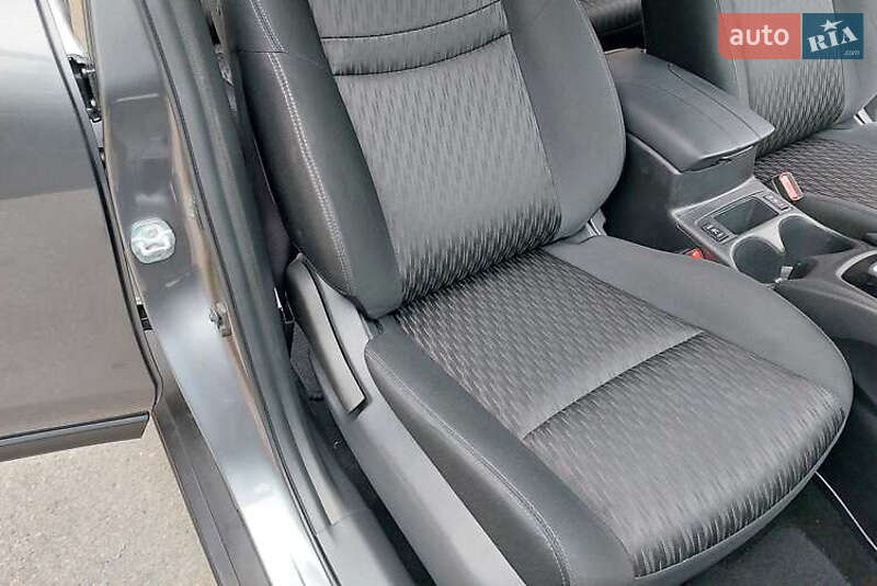 Позашляховик / Кросовер Nissan Rogue 2018 в Києві фото 8 Позашляховик / Кросовер Nissan Rogue 2018 в Києві