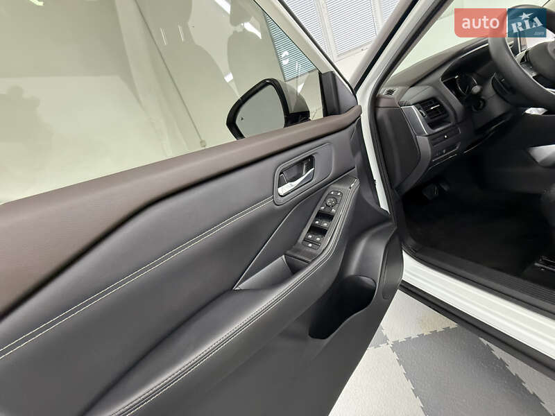 Внедорожник / Кроссовер Nissan Rogue 2023 в Трускавце