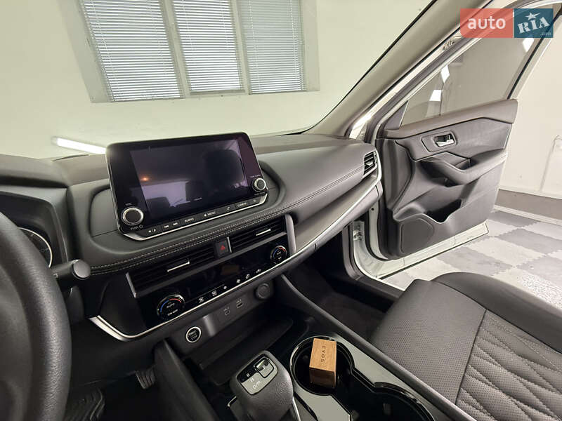 Внедорожник / Кроссовер Nissan Rogue 2023 в Трускавце