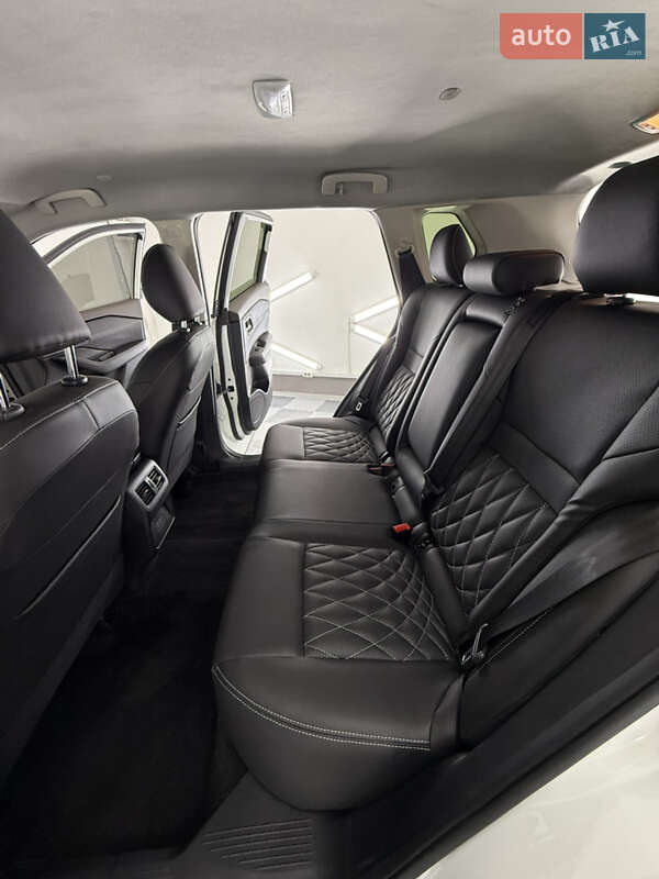 Внедорожник / Кроссовер Nissan Rogue 2023 в Трускавце