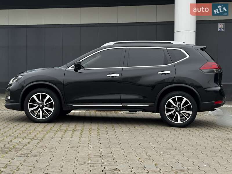 Внедорожник / Кроссовер Nissan Rogue 2018 в Киеве