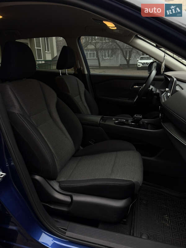 Позашляховик / Кросовер Nissan Rogue 2020 в Ромнах