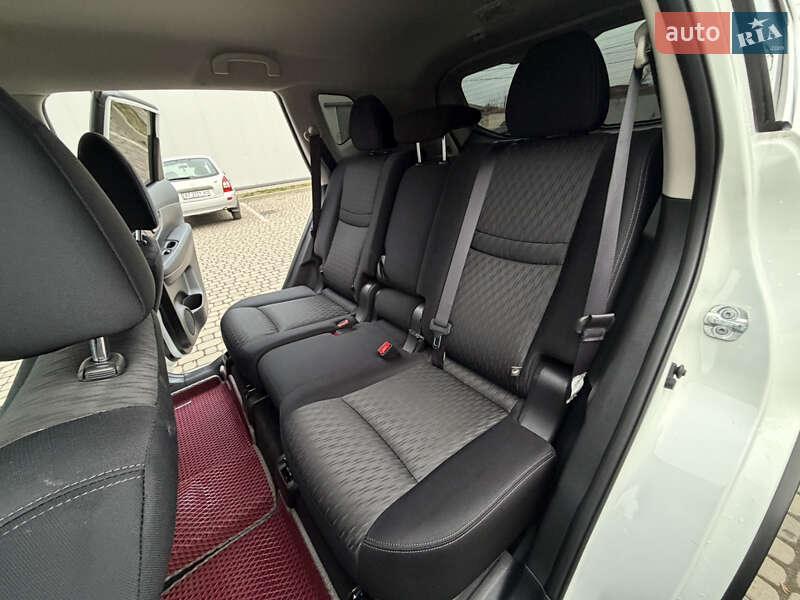 Внедорожник / Кроссовер Nissan Rogue 2018 в Ивано-Франковске