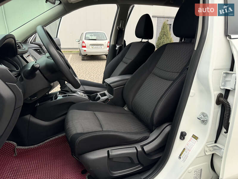 Внедорожник / Кроссовер Nissan Rogue 2018 в Ивано-Франковске