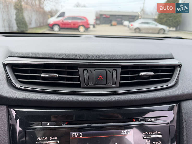 Внедорожник / Кроссовер Nissan Rogue 2018 в Ивано-Франковске