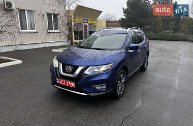 Внедорожник / Кроссовер Nissan Rogue 2017 в Полтаве