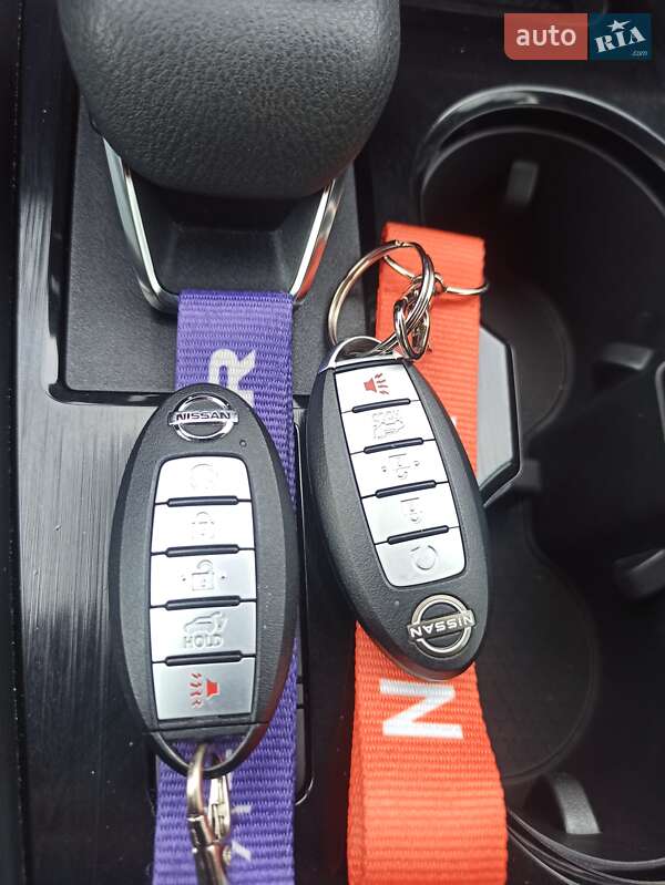 Внедорожник / Кроссовер Nissan Rogue 2021 в Киеве