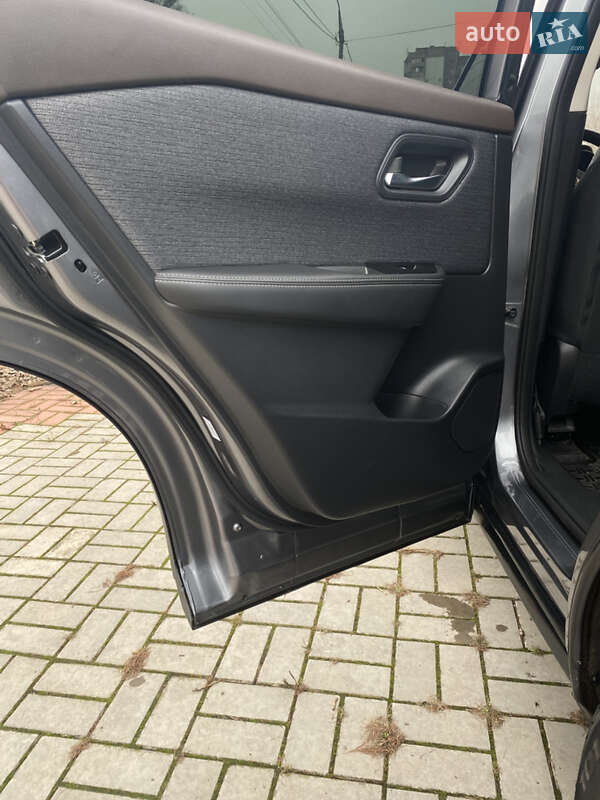 Внедорожник / Кроссовер Nissan Rogue 2020 в Запорожье