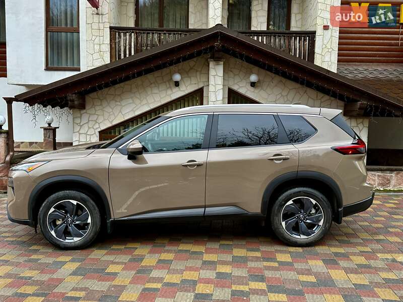 Позашляховик / Кросовер Nissan Rogue 2024 в Тернополі