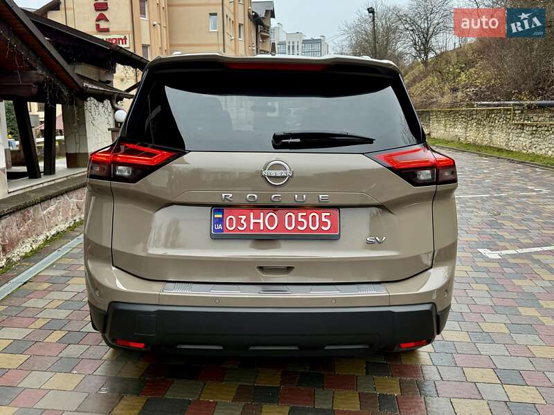 Позашляховик / Кросовер Nissan Rogue 2024 в Тернополі