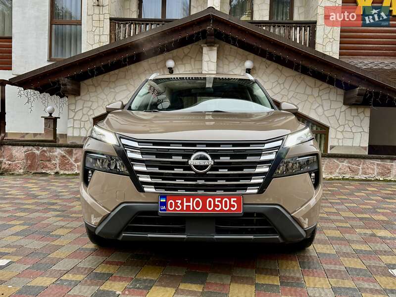 Позашляховик / Кросовер Nissan Rogue 2024 в Тернополі