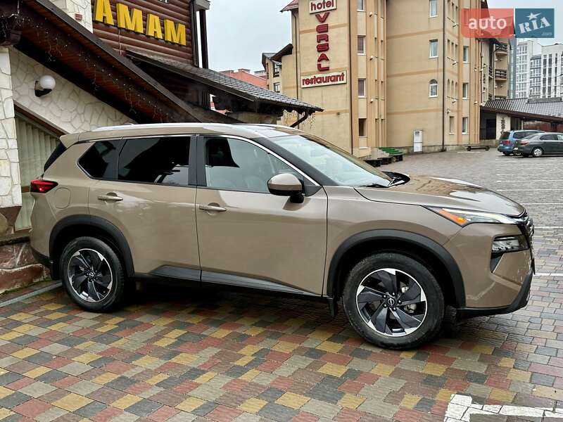 Позашляховик / Кросовер Nissan Rogue 2024 в Тернополі