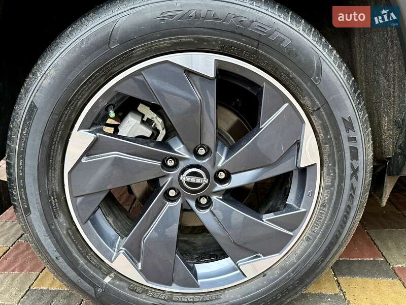 Позашляховик / Кросовер Nissan Rogue 2024 в Тернополі