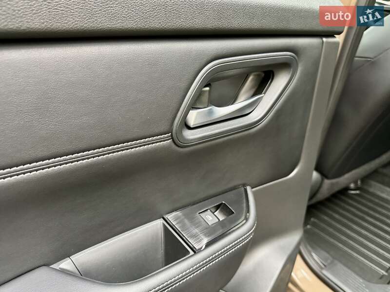 Позашляховик / Кросовер Nissan Rogue 2024 в Тернополі