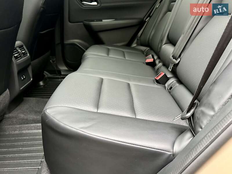 Позашляховик / Кросовер Nissan Rogue 2024 в Тернополі