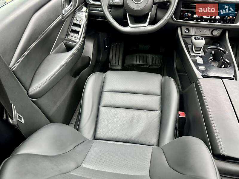 Позашляховик / Кросовер Nissan Rogue 2024 в Тернополі