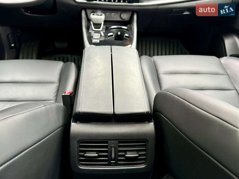 Позашляховик / Кросовер Nissan Rogue 2024 в Тернополі