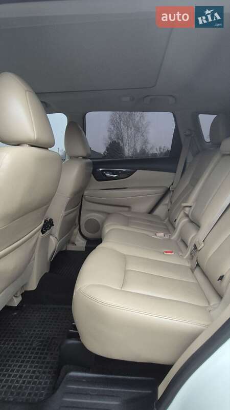 Позашляховик / Кросовер Nissan Rogue 2016 в Києві