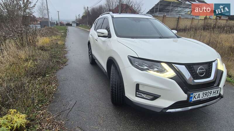 Позашляховик / Кросовер Nissan Rogue 2016 в Києві