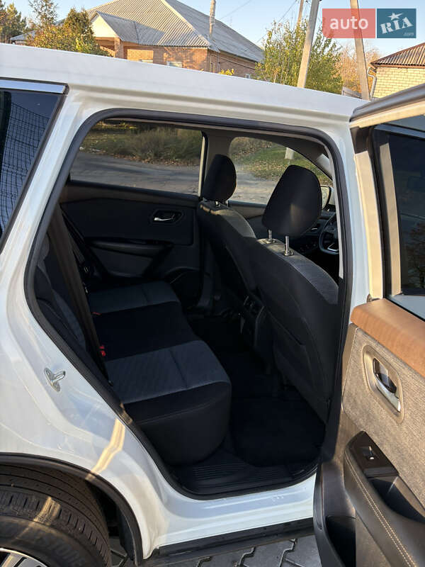 Внедорожник / Кроссовер Nissan Rogue 2022 в Каменском