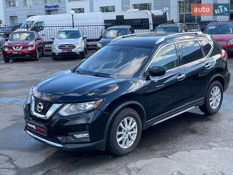Внедорожник / Кроссовер Nissan Rogue 2017 в Киеве
