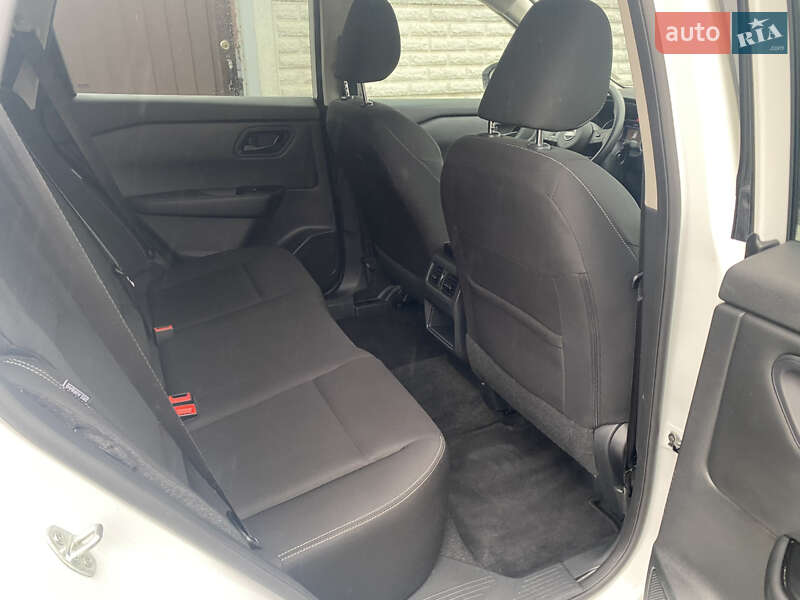 Внедорожник / Кроссовер Nissan Rogue 2024 в Киеве