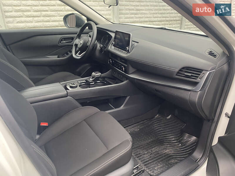 Внедорожник / Кроссовер Nissan Rogue 2024 в Киеве