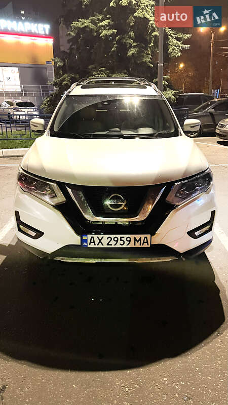 Внедорожник / Кроссовер Nissan Rogue 2017 в Харькове