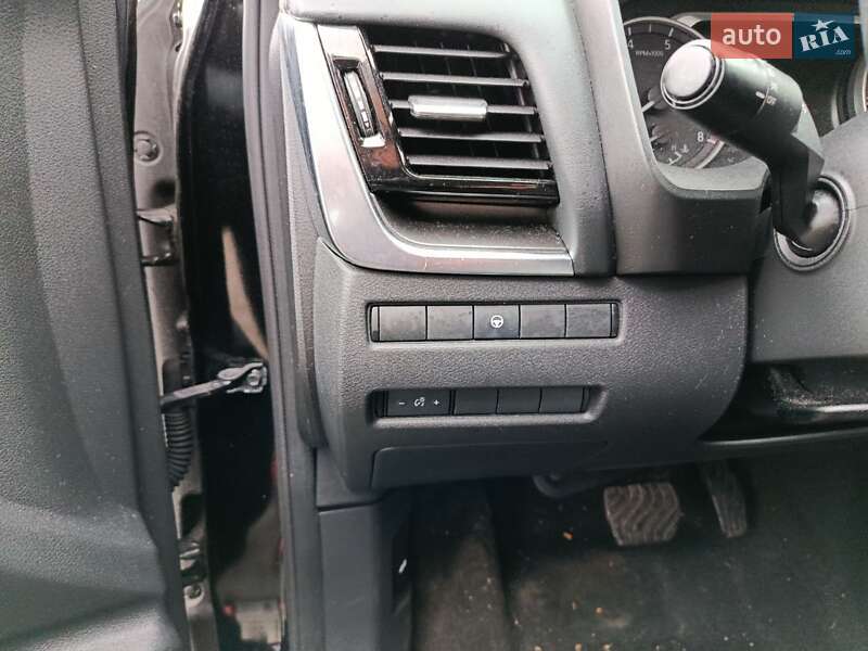 Внедорожник / Кроссовер Nissan Rogue 2021 в Луцке