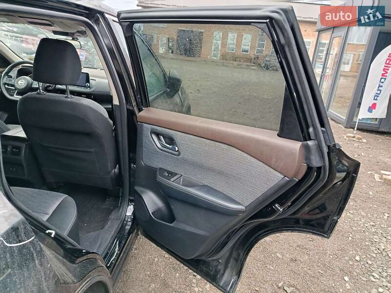 Внедорожник / Кроссовер Nissan Rogue 2021 в Луцке
