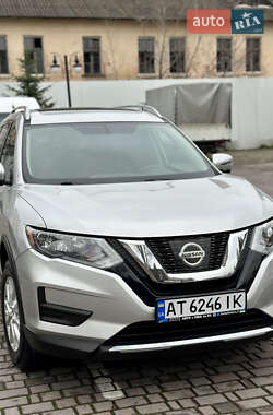 Внедорожник / Кроссовер Nissan Rogue 2017 в Ивано-Франковске