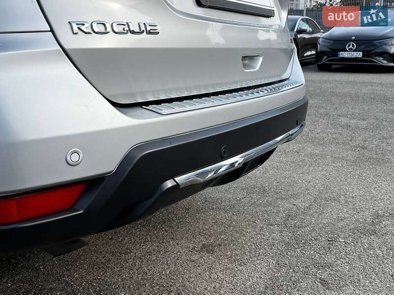 Внедорожник / Кроссовер Nissan Rogue 2018 в Киеве