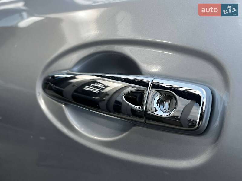 Внедорожник / Кроссовер Nissan Rogue 2018 в Киеве