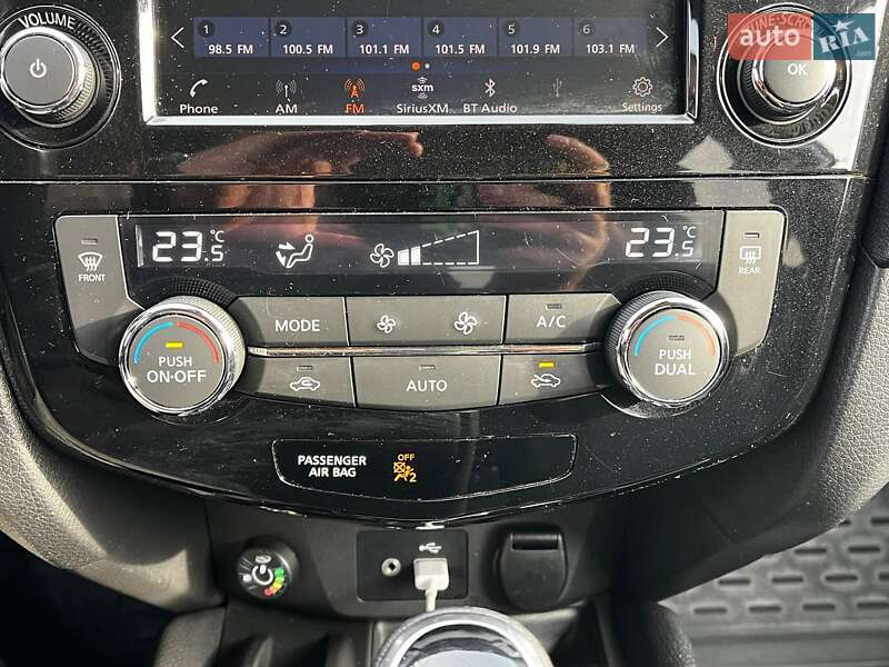 Внедорожник / Кроссовер Nissan Rogue 2018 в Киеве