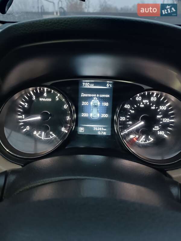 Внедорожник / Кроссовер Nissan Rogue 2016 в Прилуках