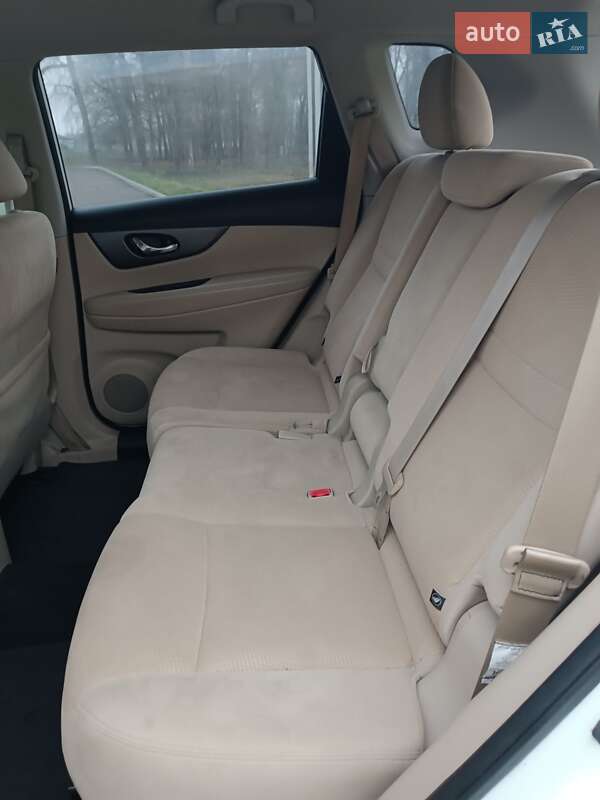 Внедорожник / Кроссовер Nissan Rogue 2016 в Прилуках