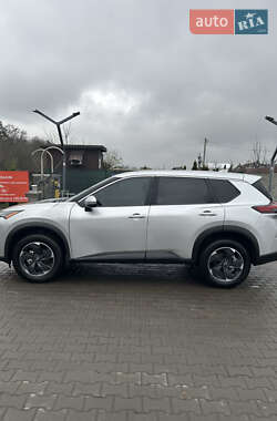 Внедорожник / Кроссовер Nissan Rogue 2025 в Киеве