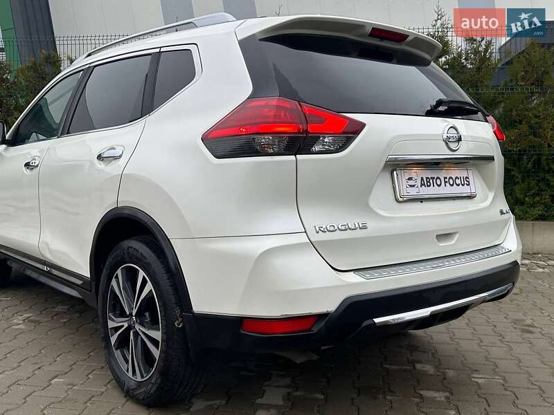 Внедорожник / Кроссовер Nissan Rogue 2017 в Киеве