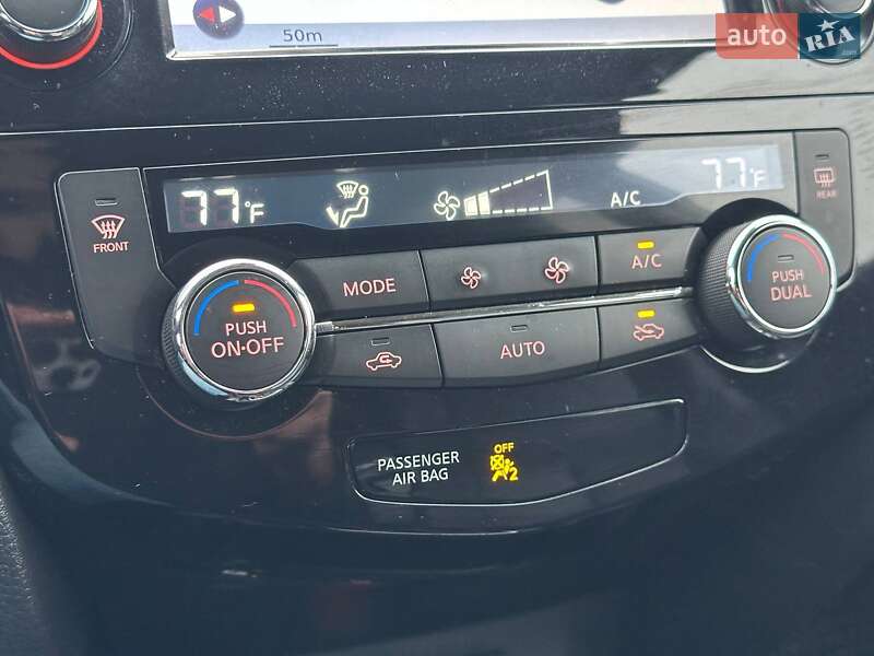 Внедорожник / Кроссовер Nissan Rogue 2017 в Киеве