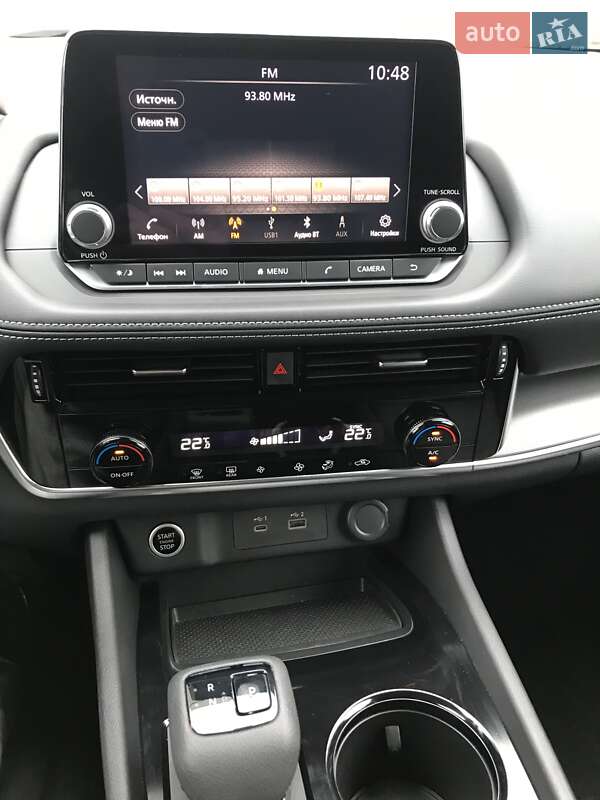 Внедорожник / Кроссовер Nissan Rogue 2020 в Киеве