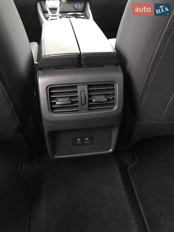 Внедорожник / Кроссовер Nissan Rogue 2020 в Киеве