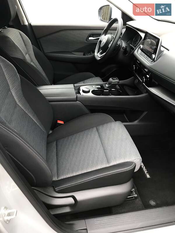 Внедорожник / Кроссовер Nissan Rogue 2020 в Киеве