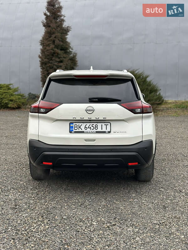 Внедорожник / Кроссовер Nissan Rogue 2022 в Луцке