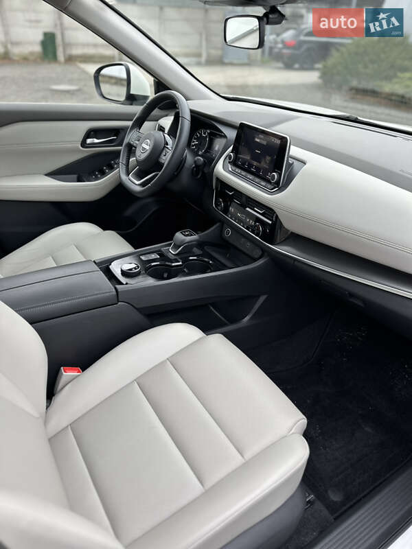 Внедорожник / Кроссовер Nissan Rogue 2022 в Луцке