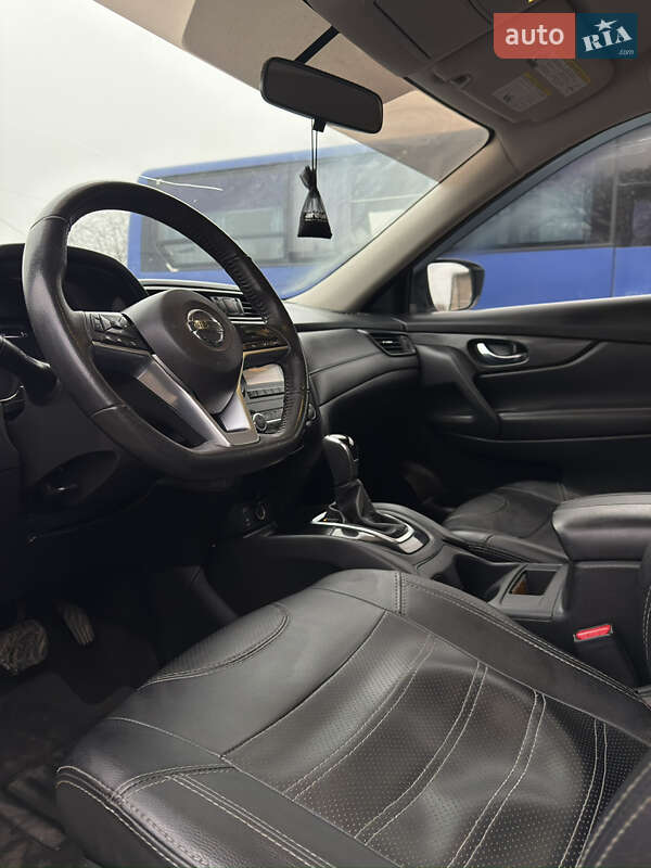 Внедорожник / Кроссовер Nissan Rogue 2017 в Одессе