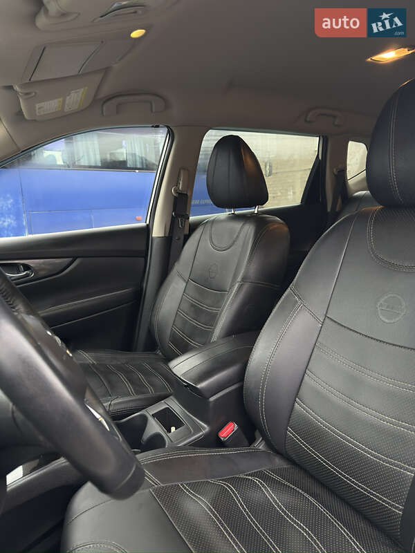 Внедорожник / Кроссовер Nissan Rogue 2017 в Одессе